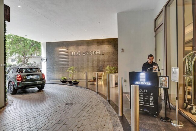 Building Photo - 1010 Brickell Ave