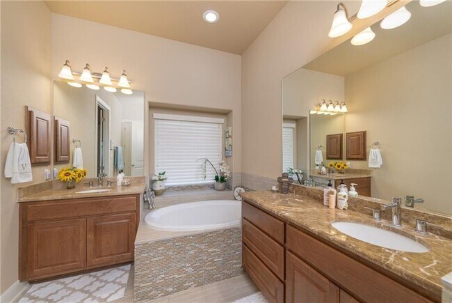 Building Photo - 4120 Vinalopo Dr