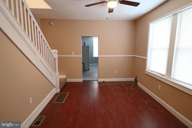 Building Photo - 506 Ridgeway St
