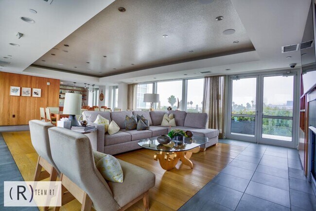 Building Photo - Oceanview Luxurious Chic Condo for High Quality Lifestyle