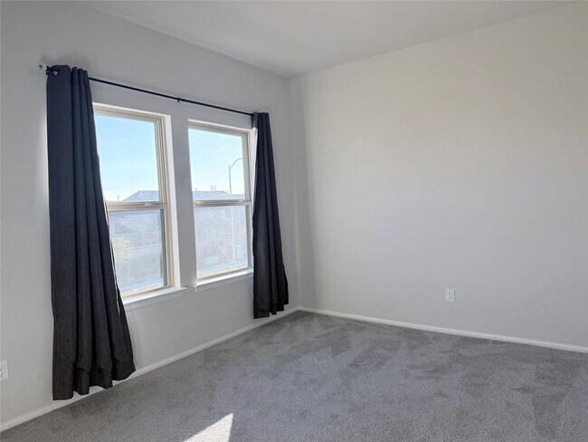 Building Photo - 10503 Shining Dawn Wy