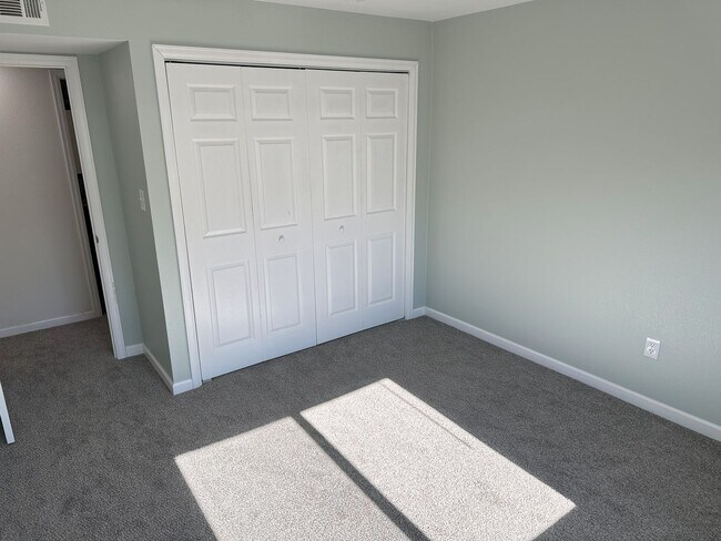 Building Photo - Brandychase at Eastmoor Park 2 Bed 2 Bath Condo!