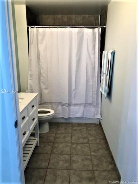 Building Photo - 455 NE 25th St