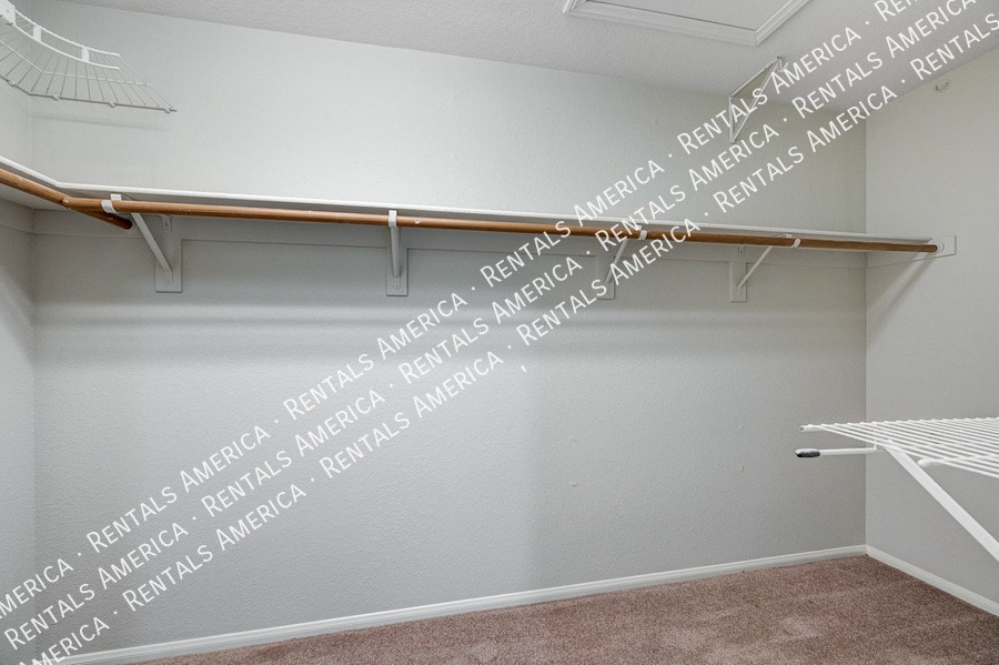 Building Photo - 10567 Foggy Glen Ave