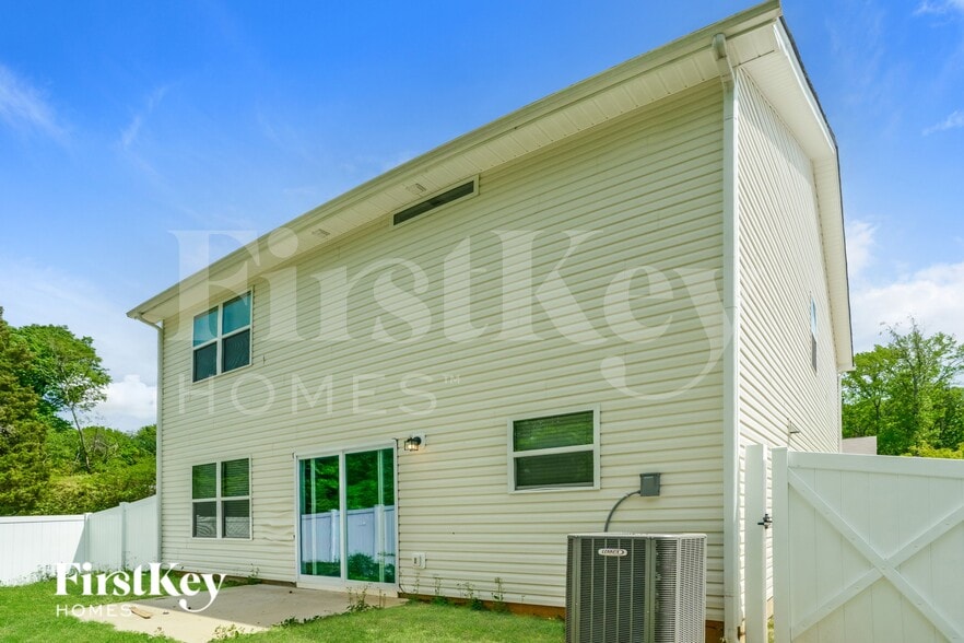 Building Photo - 5615 Cobblestone Glen Dr