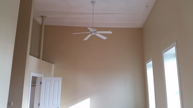 Building Photo - 25 Main St