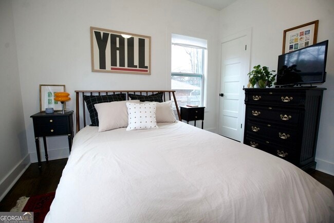 Building Photo - 1718 Line St