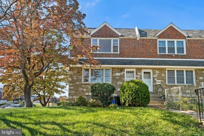 Primary Photo - 2042 Faunce St