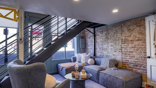 Building Photo - 40 N Freedom Blvd