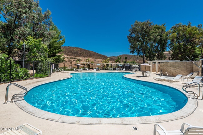 Building Photo - 1520 Redwood Cir