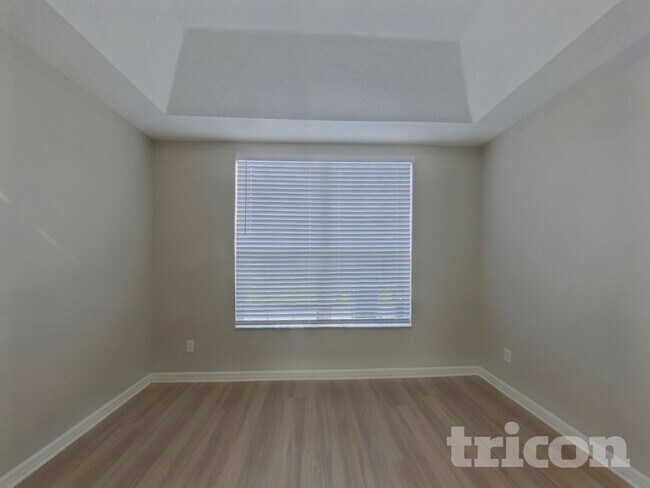 Building Photo - 2803 Eagle Lake Dr