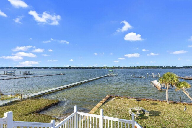 Building Photo - 1232 W Lagoon Ave