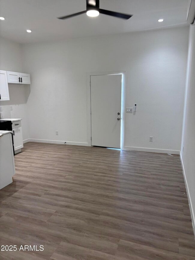 Building Photo - 2618 E Sandra Terrace