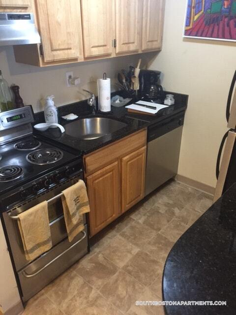 Building Photo - 385 Dorchester St