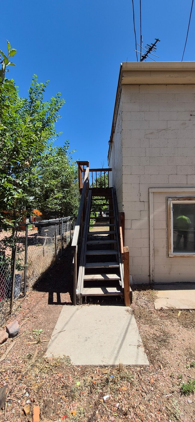 Building Photo - 1111