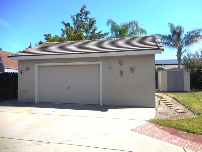 Building Photo - 1079 Stillspring Dr