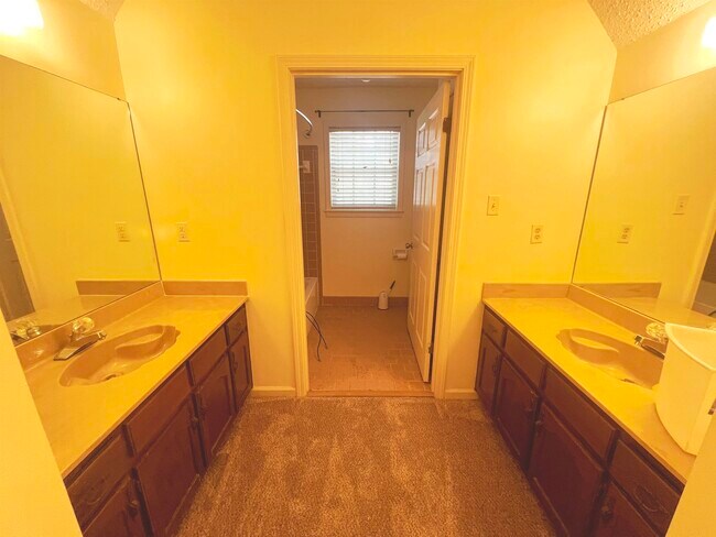 Building Photo - 7849 Meadow Trail Dr