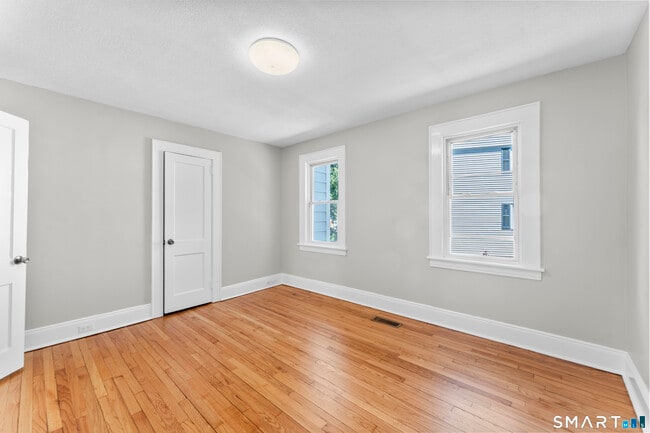 Building Photo - 41 Grasso Terrace