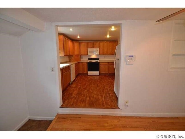 Building Photo - 126 Colin St