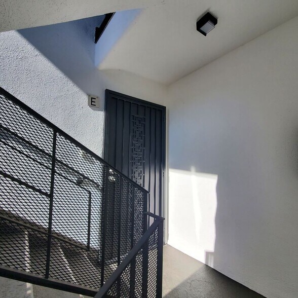 Building Photo - 7119 Mountain View Ave