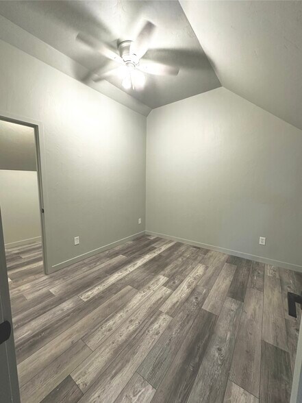 bedroom - 1413 Wabash Ave