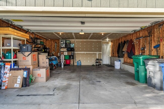 Building Photo - Beautifully done 3 bed 3 bath home in Greenacres/liberty lake area