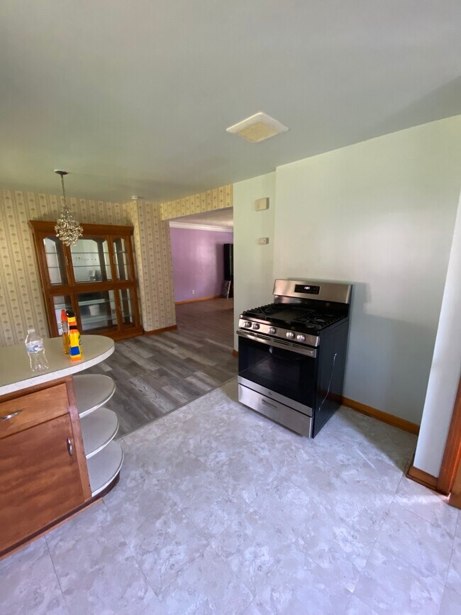 Building Photo - 406 Callodine Ave