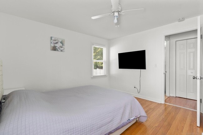 Building Photo - 214 Country Rd