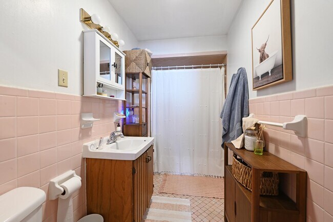 Building Photo - 902 Park Ave