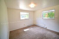 Building Photo - 1724 Larch St