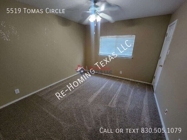 Building Photo - 5519 Tomas Cir.