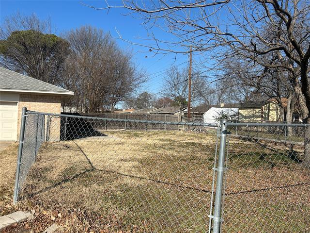 Building Photo - 4202 Skyline Dr