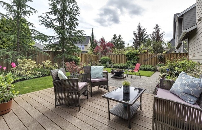 Building Photo - 16723 SW Rogue River Terrace