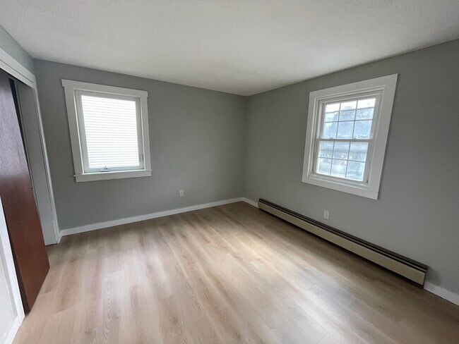 Building Photo - 17 Kingsley Ct