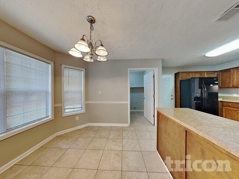 Building Photo - 235 Red Maple Dr