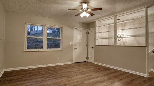 Building Photo - 6343 Cadbury Dr NW