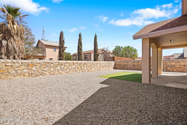 Building Photo - 5477 Francisco Roque Dr