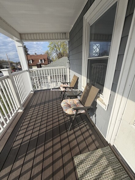 Building Photo - 538 Main St