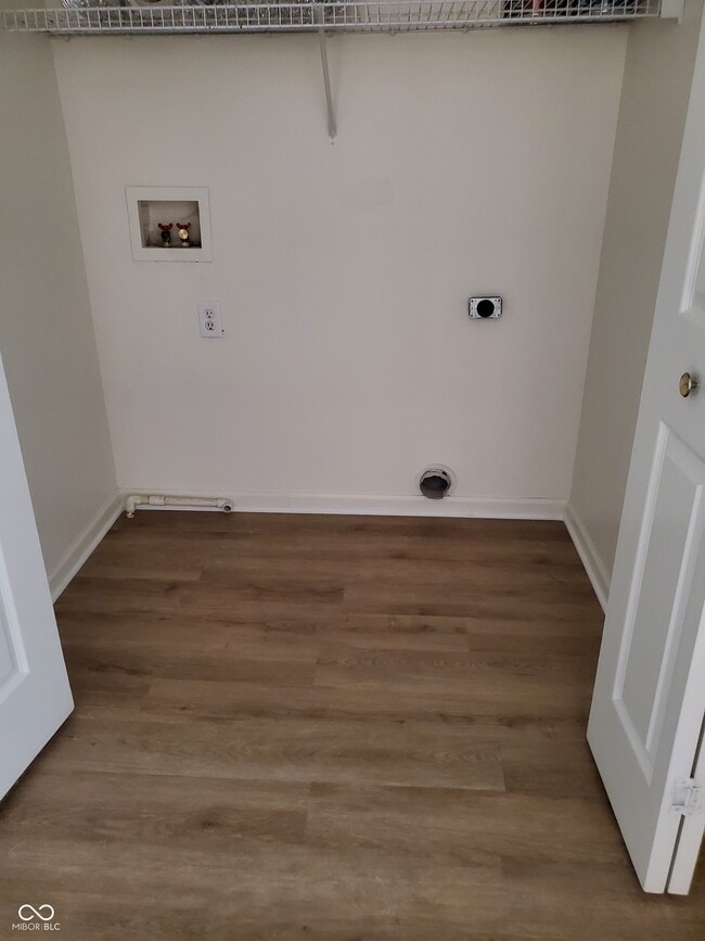 Building Photo - 4950 Potomac Square Way