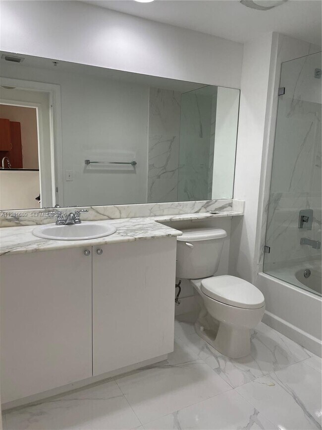 Building Photo - 2775 NE 187th St