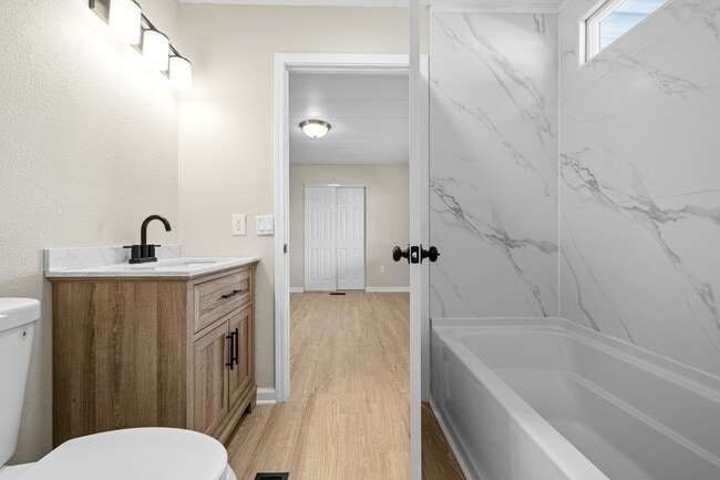 Building Photo - 34830 Lyn Ave