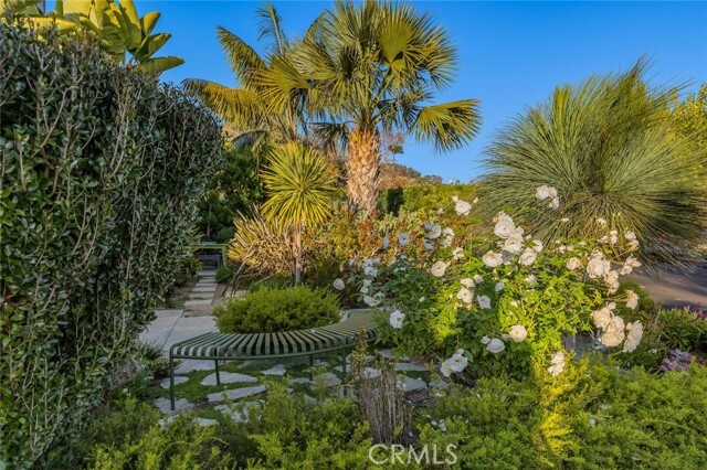 Building Photo - 372 Locust St