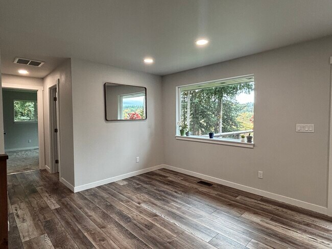 Building Photo - 8582 Long Lake Rd SE