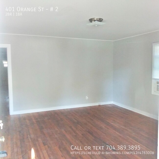 Building Photo - Updated Apartment 2 Bedrooms, First Floor ...