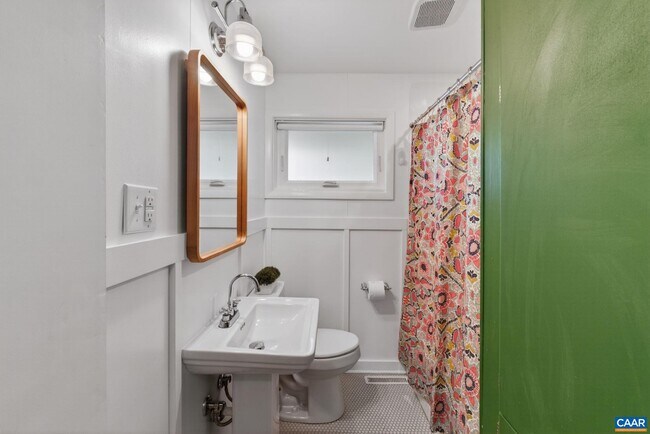 Building Photo - 1408 Baker St
