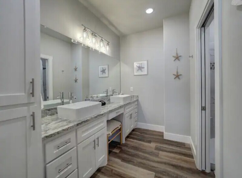 Primary Wash Area - 14013 Ports O Call Dr