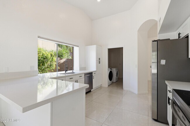 Building Photo - 9714 E Camino Del Santo