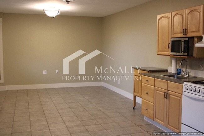 Building Photo - Cozy Studio Apartment with Patio