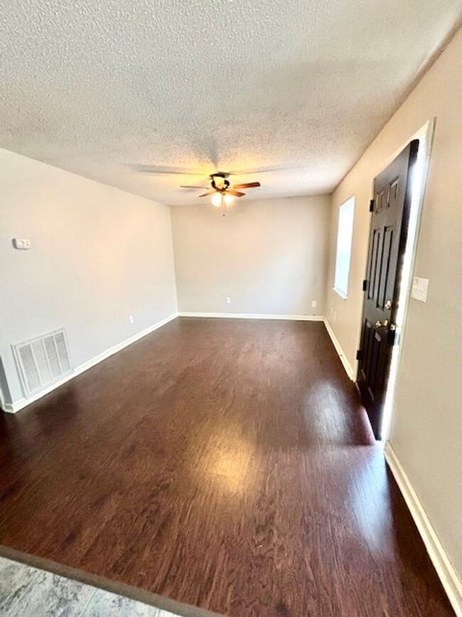 Building Photo - 4721 Samantha Ave