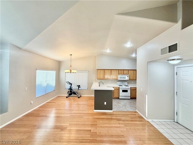 Building Photo - 4930 Black Bear Rd